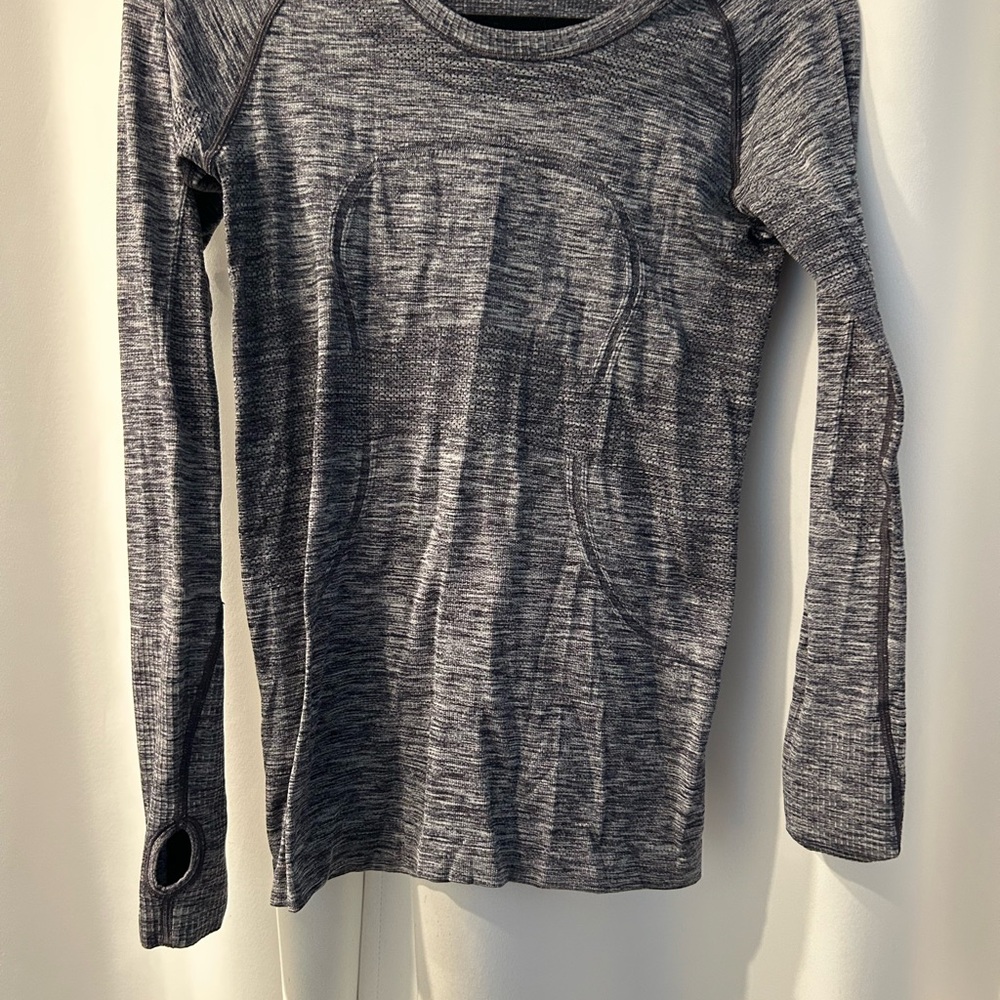 Lululemon Gray Long Sleeve Top